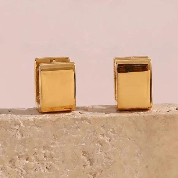 New Minimalist Square 18k Gold Huggies Earring, NICE EARRINGS, CUTE EARRINGS - Picture 5 of 7